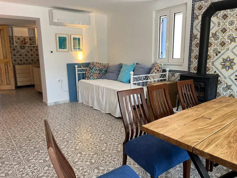 Amalia Garden Apartment, Dining Area