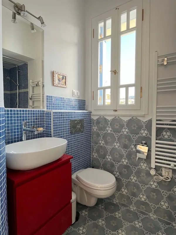 Amalia House, Bathroom 2